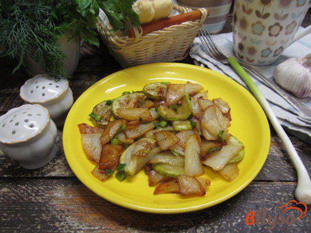 фото рецепта: Жареный картофель с кабачком