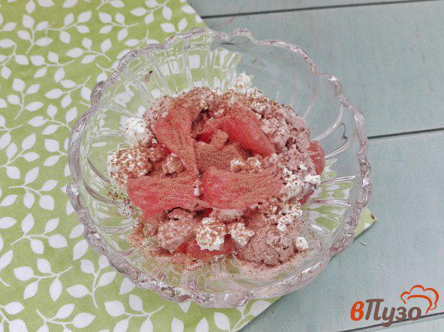 фото рецепта: Десерт из грейпфрута, мороженого и творога
