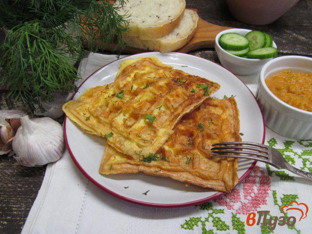 фото рецепта: Вафли из яйца с сыром