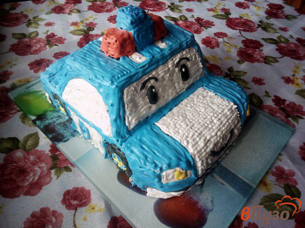 фото рецепта: Торт в форме машины «Робокар Поли»