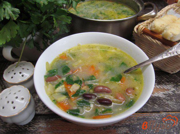фото рецепта: Сливочный суп с фасолью и шпинатом