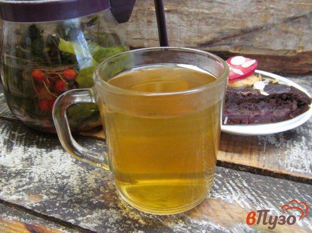 фото рецепта: Чай - напиток из грейпфрута с мятой и розмарином