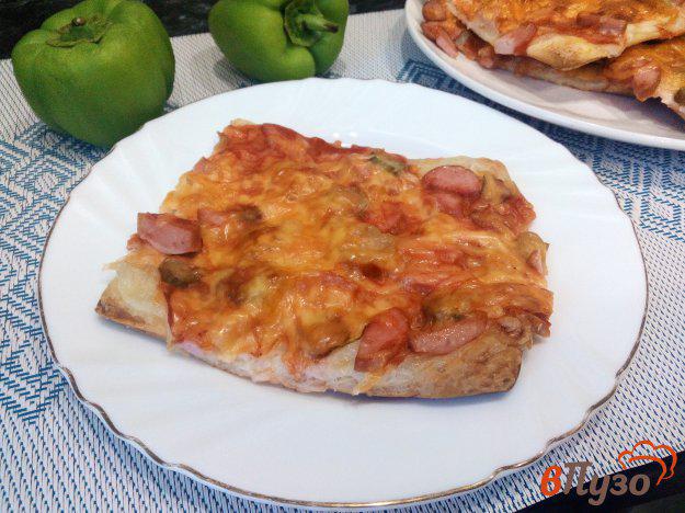 фото рецепта: Пиццы с огурцами сосисками и сыром