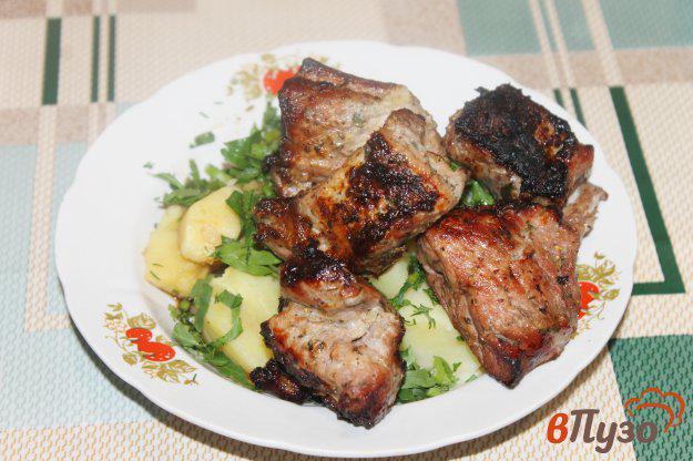 фото рецепта: Шашлык из свиного ошейка с айраном и луком