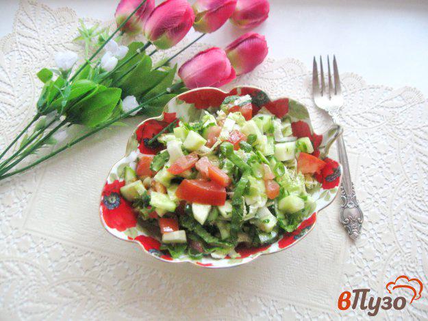 фото рецепта: Салат с пекинской капустой, помидором и огурцом