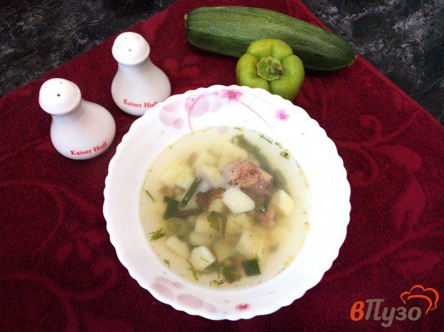 фото рецепта: Зеленый суп с горошком и тушенкой
