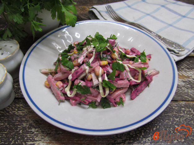фото рецепта: Салат из свеклы с колбасой и огурцом