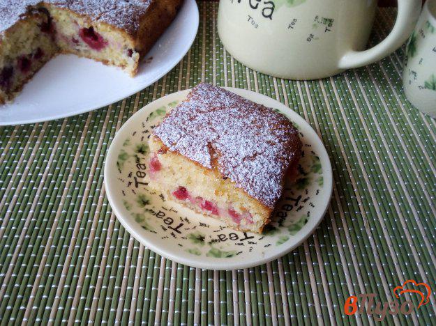 фото рецепта: Пирог с манной крупой и ягодами