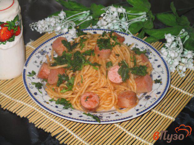 фото рецепта: Спагетти с сосисками в томатном соусе