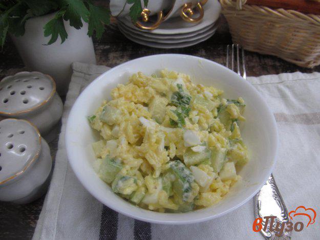 фото рецепта: Рисовый салат с огурцом и яйцом