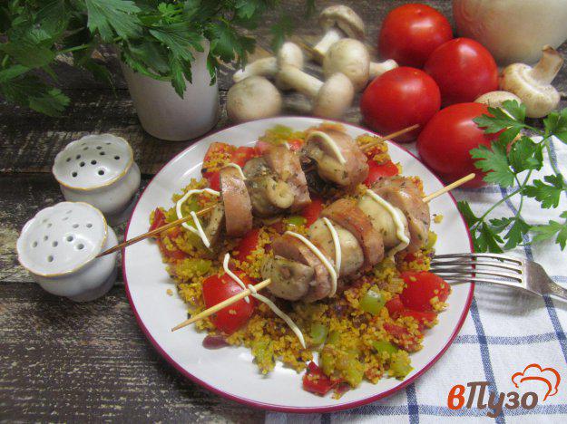 фото рецепта: Шашлычок из куриной колбасы с овощным кус-кусом