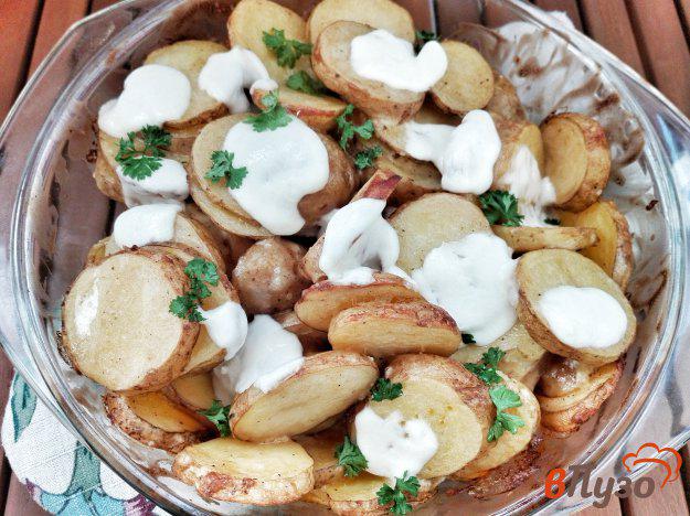фото рецепта: Запеченный молодой картофель с моцареллой