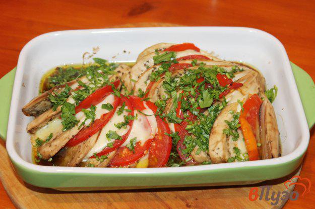 фото рецепта: Веер из баклажан с помидорами и моцареллой