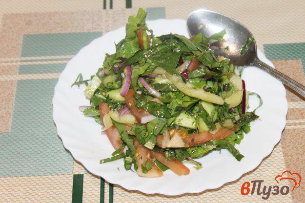 фото рецепта: Овощной салат по - домашнему со щавелем
