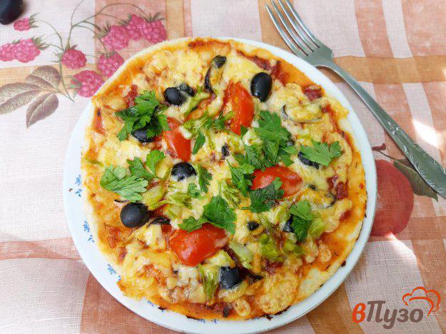 фото рецепта: Пицца с мидиями и брокколи в мультиварке