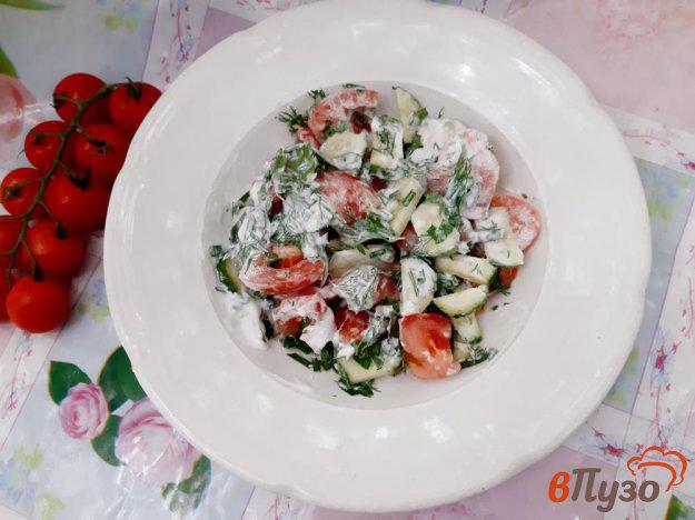 фото рецепта: Салат овощной с руколой и сметанной заправкой