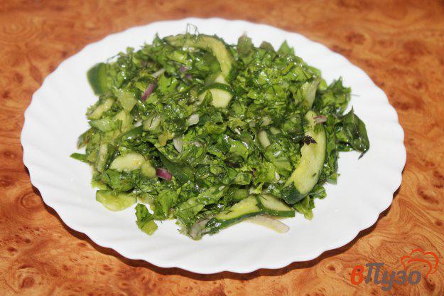 фото рецепта: Зеленый салат с огурцом и перцем