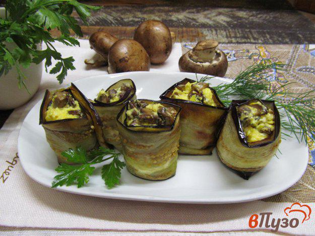 фото рецепта: Рулеты из баклажана с грибной начинкой