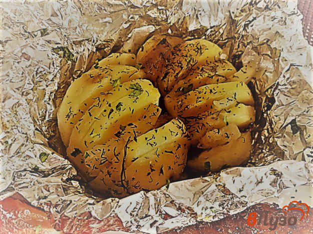 фото рецепта: Запеченный картофель в фольге с деревенским салом