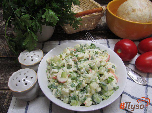 фото рецепта: Крабовый салат с огурцом и кабачком