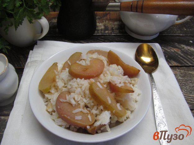 фото рецепта: Слоеная рисовая каша с яблоком