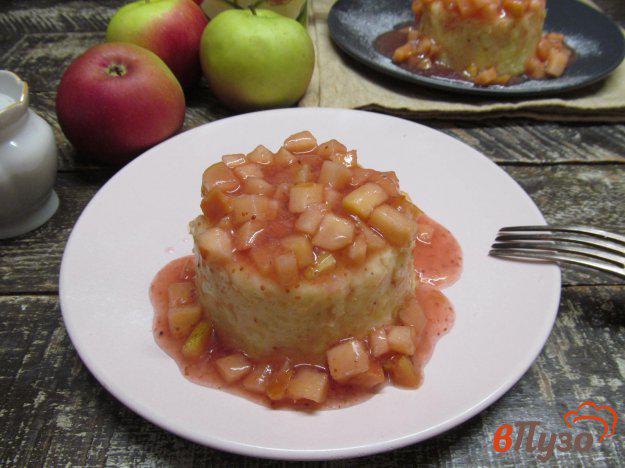 фото рецепта: Десерт из пшена с яблоками и малиной