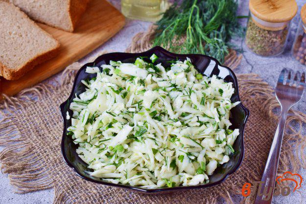 фото рецепта: Салат из капусты с зеленью