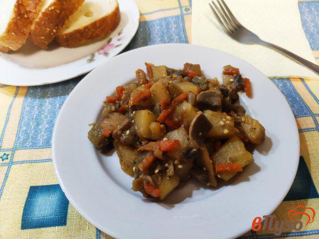 фото рецепта: Картошка с грибами и овощами
