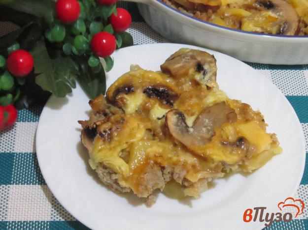 фото рецепта: Картофельная запеканка с грибами и фаршем