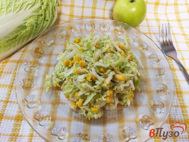 фото рецепта: Салат из пекинской капусты с яблоком