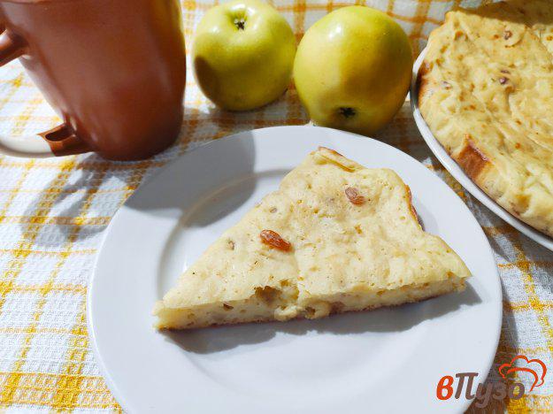 фото рецепта: Яблочный пирог с изюмом