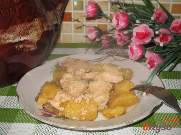 фото рецепта: Картофель с куриной грудкой в горшочке в сливочном соусе