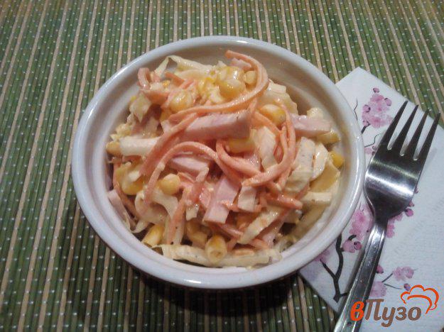 фото рецепта: Салат из пекинской капусты с ветчиной и морковью по-корейски