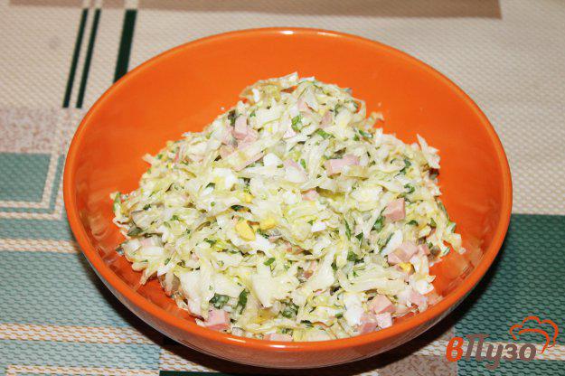 фото рецепта: Салат из белокочанной капусты с колбасой