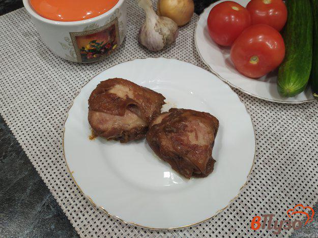 фото рецепта: Куриные бедра с молотым имбирем и соевым соусом