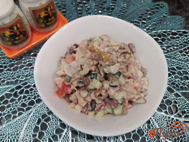 фото рецепта: Салат с шампиньонами и копченым окорочком