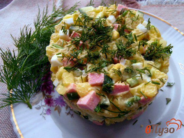 фото рецепта: Салат из картофеля с колбасой и зеленым луком