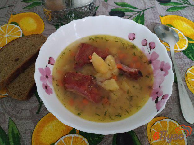 фото рецепта: Гороховый суп с копчёными рёбрышками