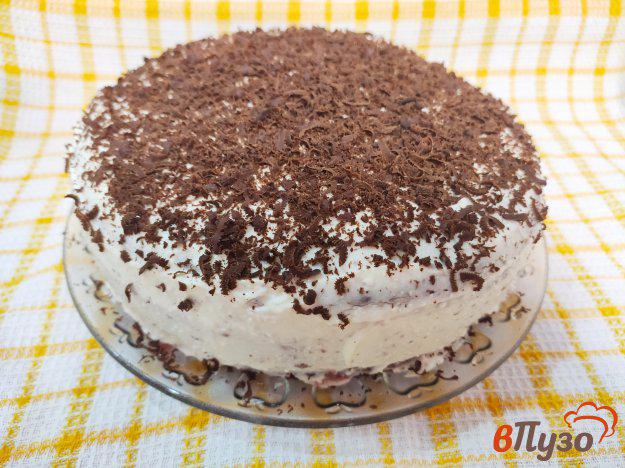 фото рецепта: Шоколадный торт с вишней и творожным кремом