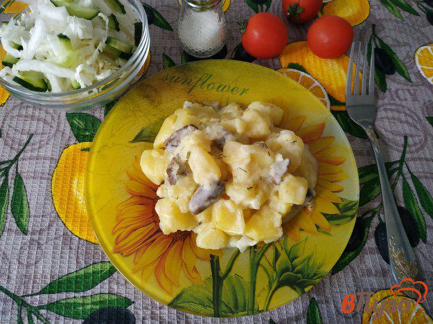 фото рецепта: Тушеный картофель с сердечками и с плавленым сыром