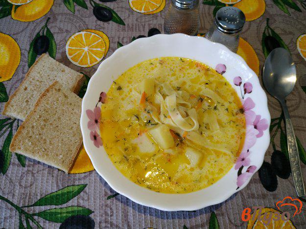 фото рецепта: Суп с лапшой и плавленым сыром
