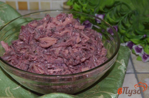 фото рецепта: Свекольный салат с чесноком и сыром