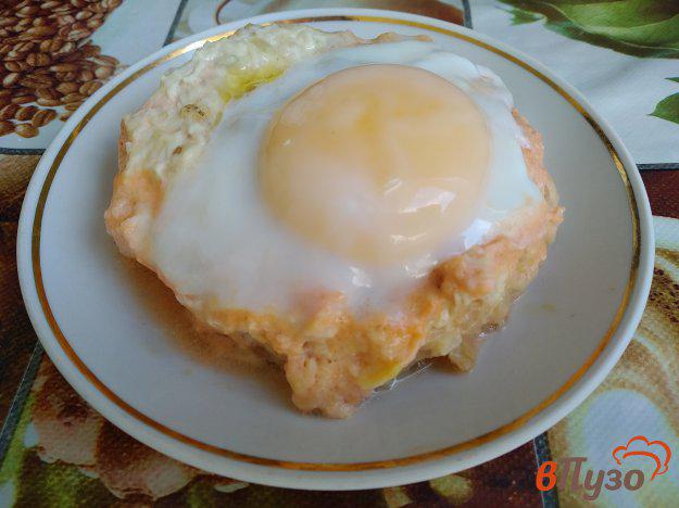 фото рецепта: Гнезда из куриного фарша с яйцом и грибами