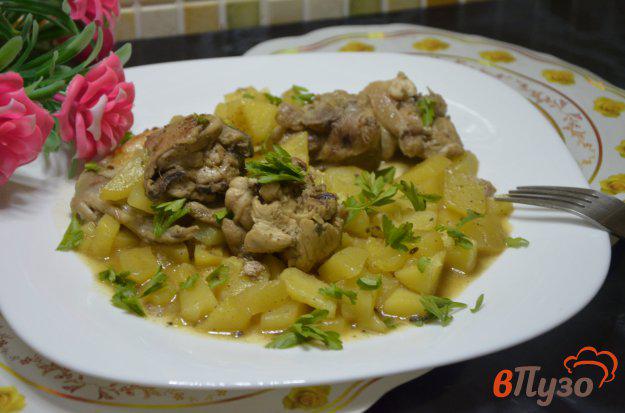 фото рецепта: Картофель с курицей на сковороде