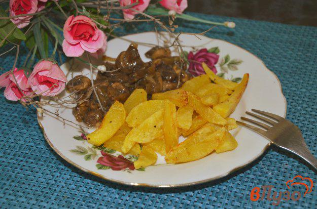 фото рецепта: Жареные грибы с картофелем фри