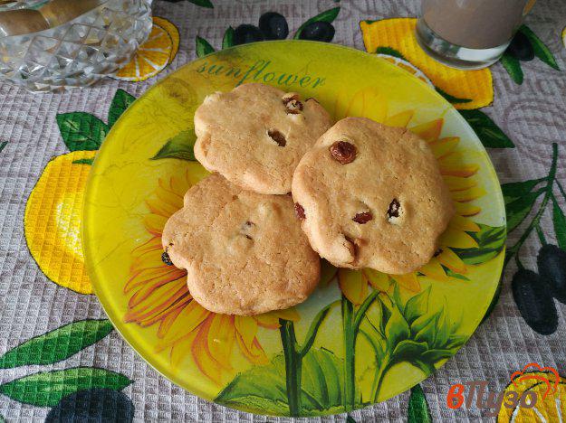 фото рецепта: Песочное печенье с изюмом