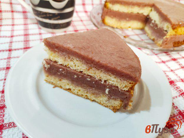 фото рецепта: Бисквитный торт с желе из варенья