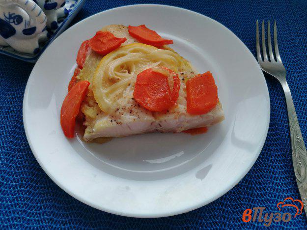 фото рецепта: Филе пангасиуса запечённое с овощами и лимоном