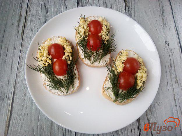 фото рецепта: Бутерброды с брынзой и помидорами