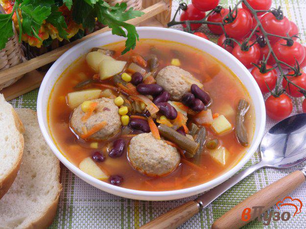 фото рецепта: Суп с фрикадельками и двумя видами фасоли